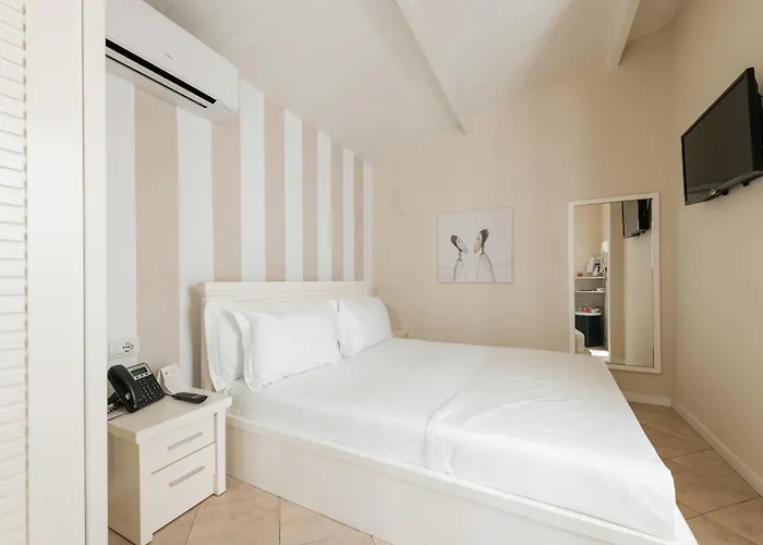 Soleil Village & 贾尔