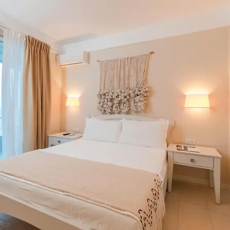 Soleil Village & ホテル ヤル